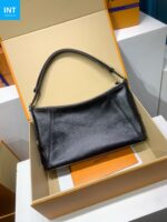 Louis Vuitton M28160 CarryAll East West - Image 4