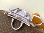 Louis Vuitton M15192 OnTheGo East West - Image 7