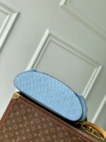 Louis Vuitton M14676 Christopher MM - Image 5