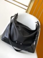 Louis Vuitton Vagabond Hobo M13986 - Image 2