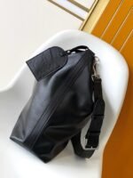 Louis Vuitton Vagabond Hobo M13986 - Image 3