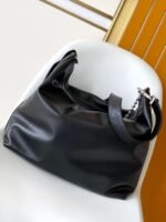 Louis Vuitton Vagabond Hobo M13986 - Image 4