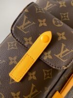 Louis Vuitton M13202 Christopher MM - Image 7
