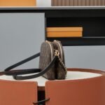 Louis Vuitton M12996 BE ALMA Gloves - Image 3
