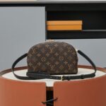 Louis Vuitton M12996 BE ALMA Gloves - Image 4
