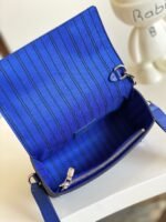 Louis Vuitton M12810 Steamer Wearable Wallet - Image 11
