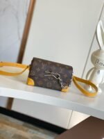 Louis Vuitton M12811 Steamer Wearable Wallet - Image 2