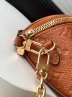 Louis Vuitton M12753 Mini Bumbag - Image 6