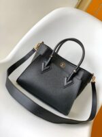 Louis Vuitton M21546 On My Side PM - Image 5