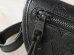 Louis Vuitton M12636 Pulse Wearable Wallet - Image 8