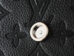 Louis Vuitton M12636 Pulse Wearable Wallet - Image 9