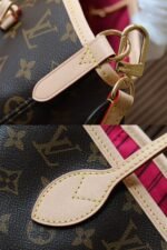 Louis Vuitton M12257 Neverfull Bandoulière Inside Out MM - Image 13