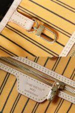 Louis Vuitton M11947 Neverfull Bandoulière Inside Out MM - Image 11