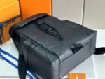 Louis Vuitton M43680 Discovery Backpack - Image 9