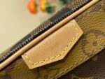 Louis Vuitton M26020 Trocadéro Wearable Wallet - Image 6