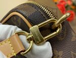 Louis Vuitton M26020 Trocadéro Wearable Wallet - Image 7