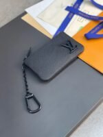 Louis Vuitton M81031 Key Pouch - Image 2