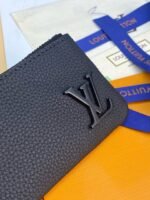 Louis Vuitton M81031 Key Pouch - Image 3