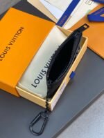 Louis Vuitton M81031 Key Pouch - Image 9