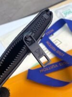 Louis Vuitton M81031 Key Pouch - Image 8