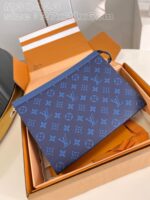 Louis Vuitton M30423 Pochette Voyage MM - Image 4