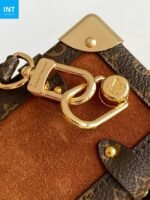 Louis Vuitton M15072 Side Trunk MM - Image 8