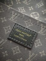 Louis Vuitton M26359 Express MM - Image 11