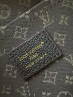 Louis Vuitton M26397 Express MM - Image 12
