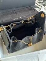 CHANEL 25 Small Handbag - Image 8