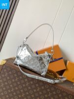 Louis Vuitton M26223 Side Trunk MM - Image 6