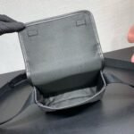 Louis Vuitton M12599 Bosphore Wearable Wallet - Image 10