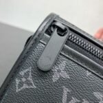 Louis Vuitton M12599 Bosphore Wearable Wallet - Image 6