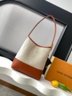 Louis Vuitton M25468 Low Key PM Hobo Bag - Image 4