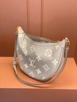 Louis Vuitton Loop Hobo M46738 - Image 5