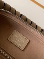 Louis Vuitton M56084 Beaubourg Hobo MM - Image 10