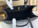 Louis Vuitton M24834 OnTheGo MM - Image 10