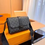 Louis Vuitton M46794 S-Cape Messenger - Image 2