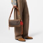 Louis Vuitton M11623 Pochette Accessoire XL - Image 10