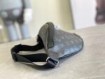 Louis Vuitton M46035 Discovery Bumbag PM - Image 6