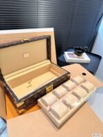 Louis Vuitton M10260 Coffret 8 Montres - Image 10