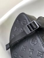 Louis Vuitton M55699 Christopher MM - Image 8