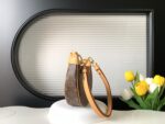 Louis Vuitton M81098 Loop - Image 4