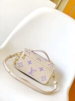 Louis Vuitton M23940 Pochette Métis East West - Image 4