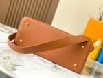 Louis Vuitton M24620 Large CAPUCINES SOUPLE BAG - Image 6