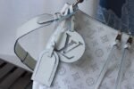 Louis Vuitton M56201 Beaubourg Hobo MM - Image 6