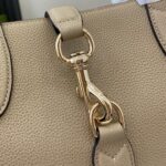 Gucci Medium tote bag with hook closure - Image 6