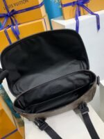 Louis Vuitton M46972 LV Trail Messenger - Image 12