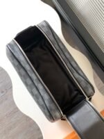 Louis Vuitton N40127 DOPP toiletry bag - Image 8