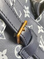 Louis Vuitton M46805 Christopher MM - Image 9