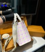 Louis Vuitton onthego Pm small cross-body - Image 5